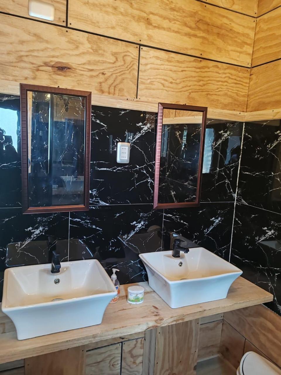 Cabana "Sur Patagonico" Пуерто-Наталес Екстер'єр фото
